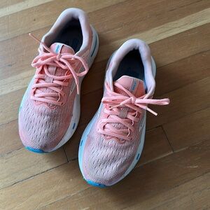 Brooks Ghost Max Tennis Shoes